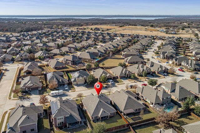 1017 Ponderosa Drive, Aubrey, TX 76227