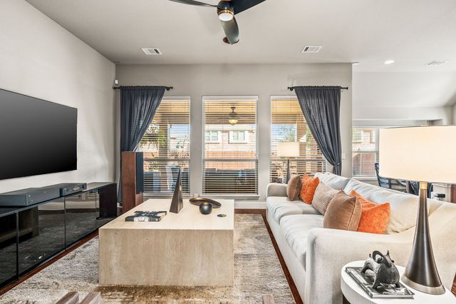 1017 Ponderosa Drive, Aubrey, TX 76227