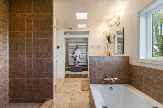 4529 Altura Place NE, Albuquerque, NM 87110