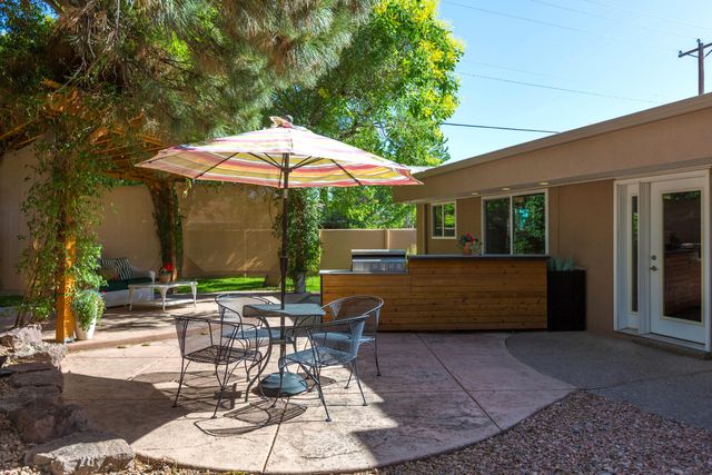 4529 Altura Place NE, Albuquerque, NM 87110