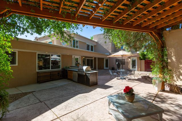 4529 Altura Place NE, Albuquerque, NM 87110