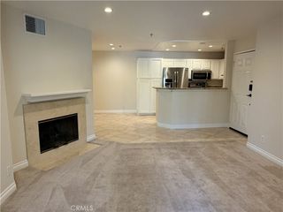 653 Oak Run Trail 305, Oak Park, CA 91377