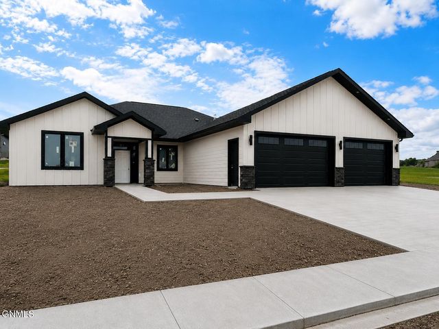 3926 Herd Place, Bismarck, ND 58503 property photo