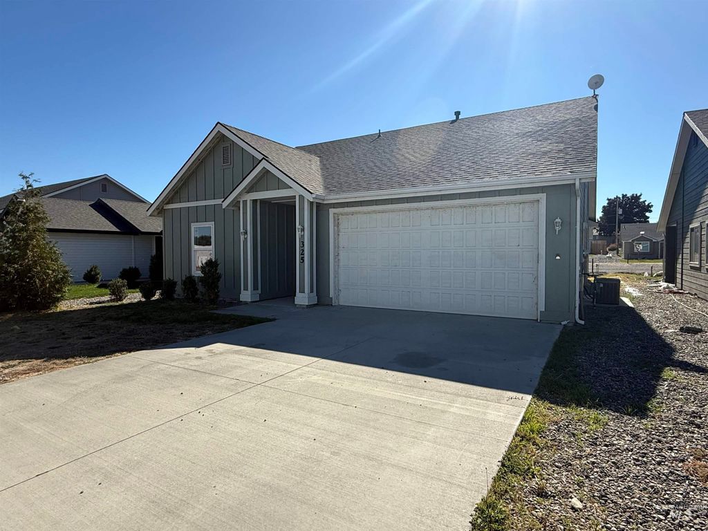 325 W Nevada Ave, Homedale, ID 83628 photo 2