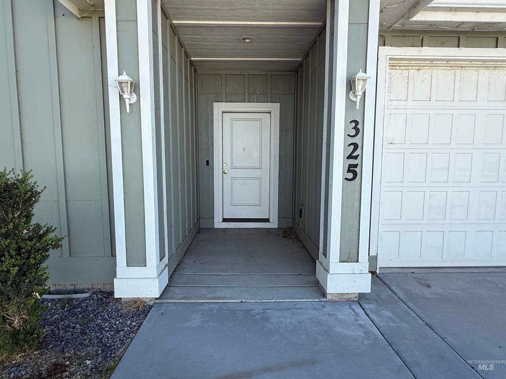325 W Nevada Ave, Homedale, ID 83628 photo 4