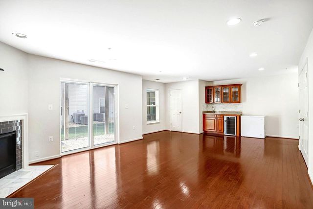 42203 SHORECREST TER, Aldie, VA 20105