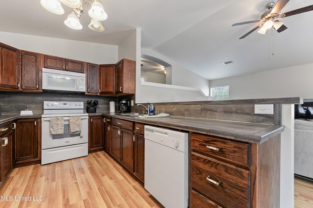 1516 Cook Street, Ocean Springs, MS 39564