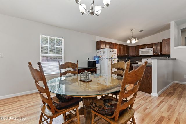 1516 Cook Street, Ocean Springs, MS 39564