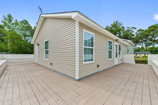 1516 Cook Street, Ocean Springs, MS 39564