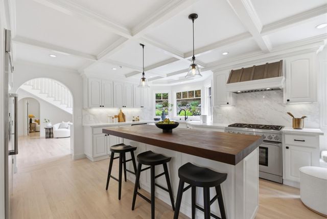 207 Edgehill Drive, San Carlos, CA 94070