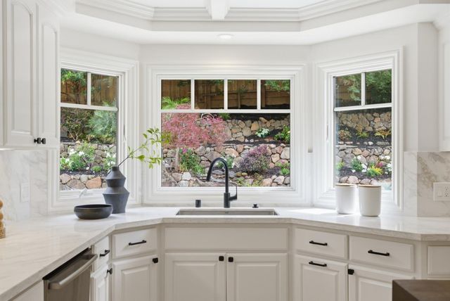 207 Edgehill Drive, San Carlos, CA 94070