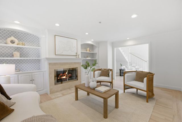 207 Edgehill Drive, San Carlos, CA 94070