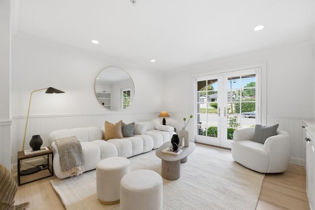 207 Edgehill Drive, San Carlos, CA 94070