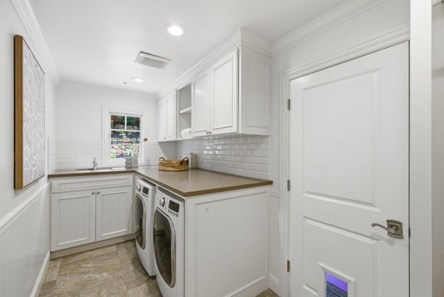 207 Edgehill Drive, San Carlos, CA 94070