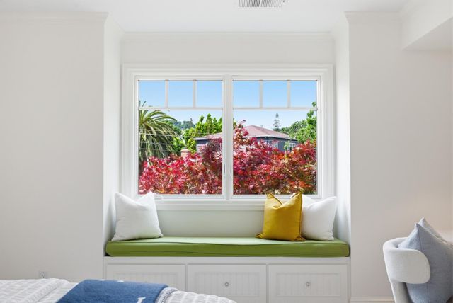 207 Edgehill Drive, San Carlos, CA 94070