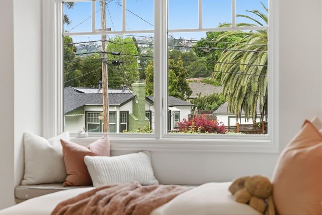 207 Edgehill Drive, San Carlos, CA 94070