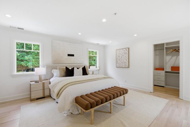 207 Edgehill Drive, San Carlos, CA 94070