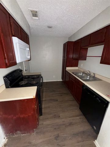 714 Bel Aire Crest, Irving, TX 75061