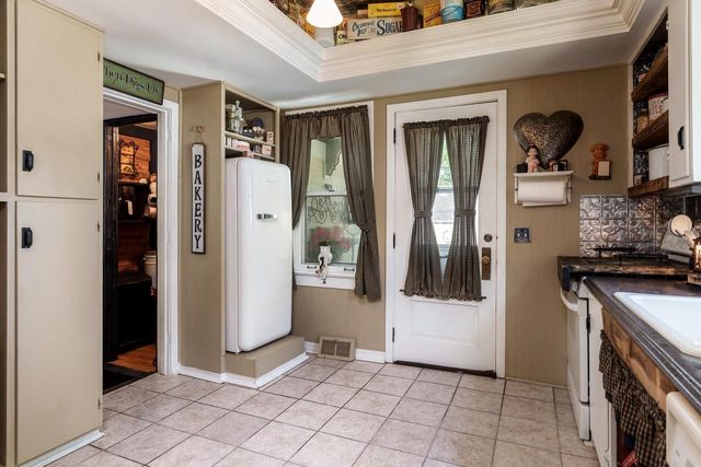 126 Jefferson Avenue, Janesville, WI 53545