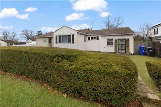 20 Cleveland Street, West Warwick, RI 02893