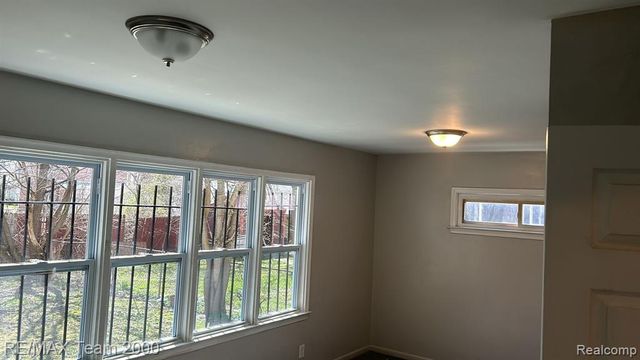 12096 Rossiter Street, Detroit, MI 48224