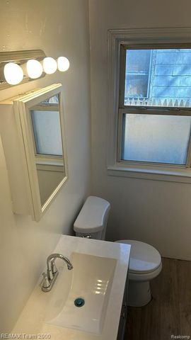 12096 Rossiter Street, Detroit, MI 48224