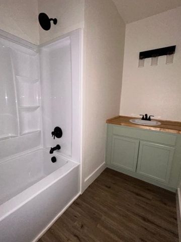 415 W Walnut Street, Whitewright, TX 75491