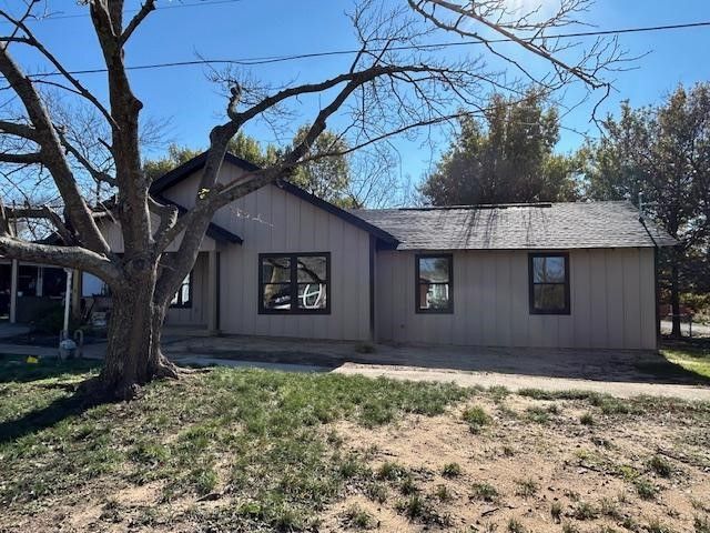 415 W Walnut Street, Whitewright, TX 75491