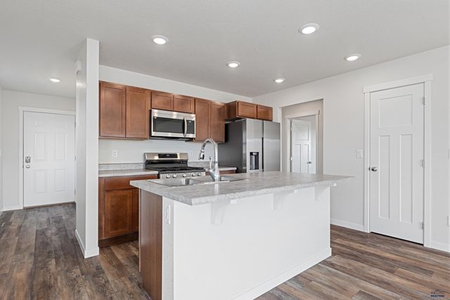 413 HENRY POTTER RD, Box Elder, SD 57719