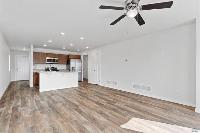 413 HENRY POTTER RD, Box Elder, SD 57719