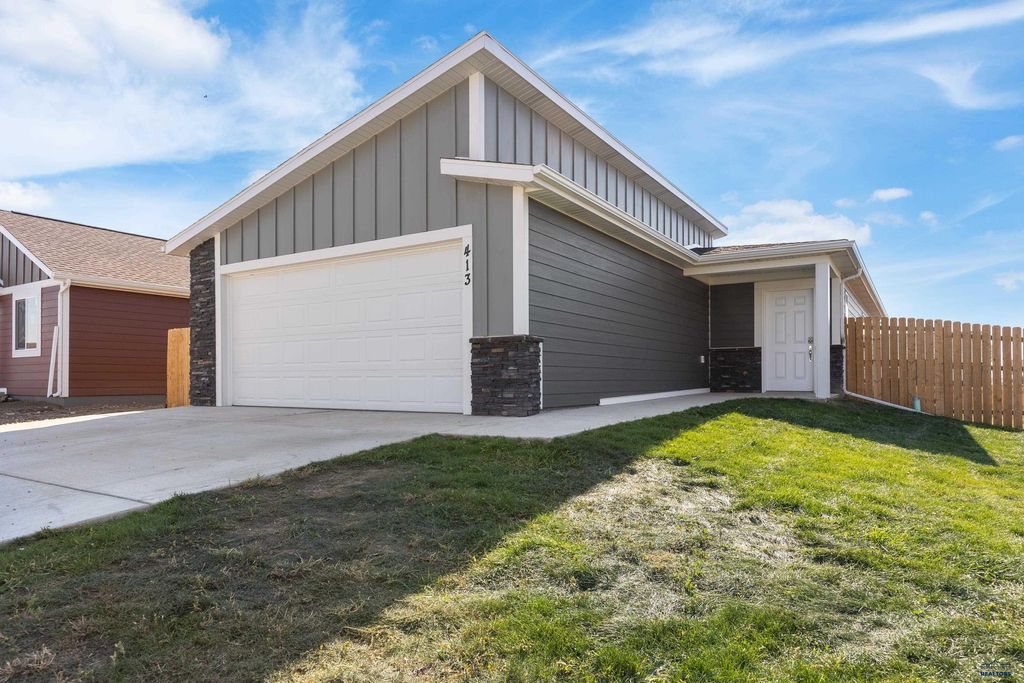 413 HENRY POTTER RD, Box Elder, SD 57719