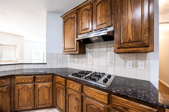 10706 Saint Annes Drive, Rowlett, TX 75089