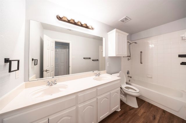 10706 Saint Annes Drive, Rowlett, TX 75089