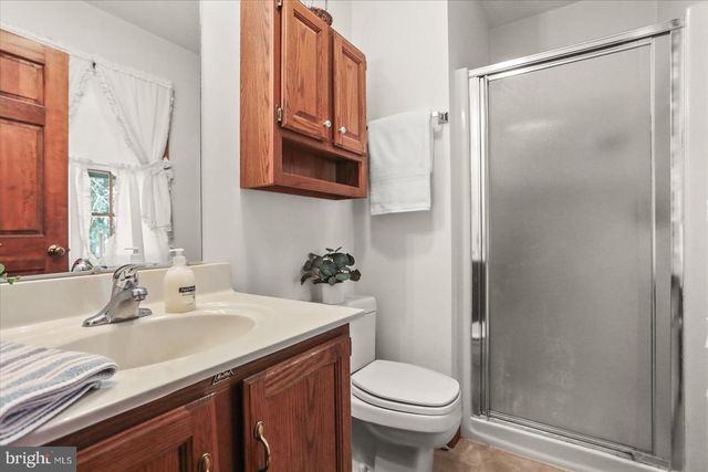 141 OAK HILLS DR, Hanover, PA 17331