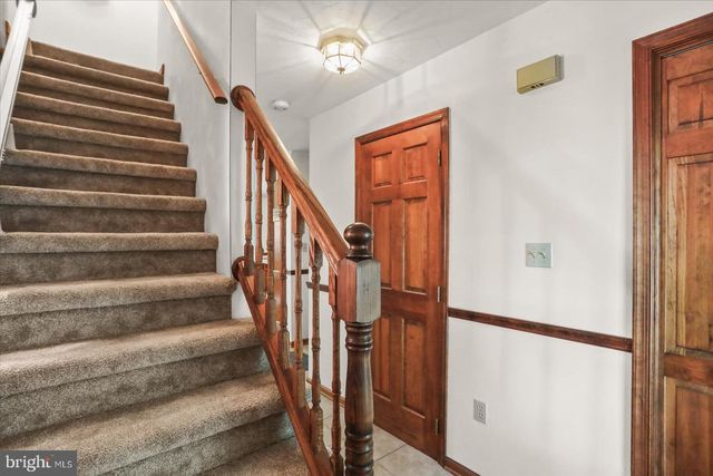141 OAK HILLS DR, Hanover, PA 17331