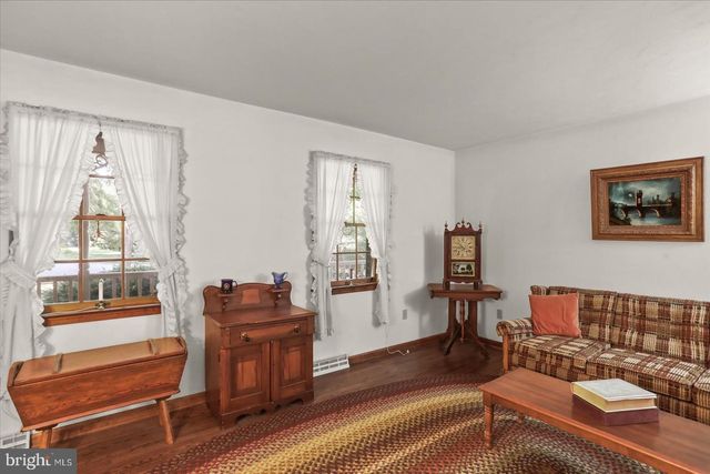 141 OAK HILLS DR, Hanover, PA 17331