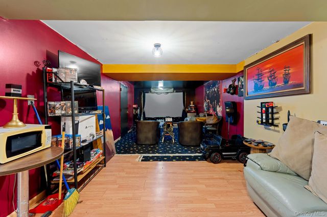 1076 Gipson Street, Far Rockaway, NY 11691