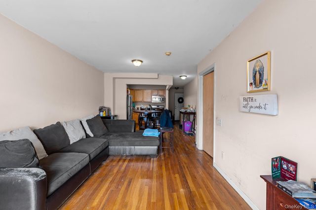 1076 Gipson Street, Far Rockaway, NY 11691