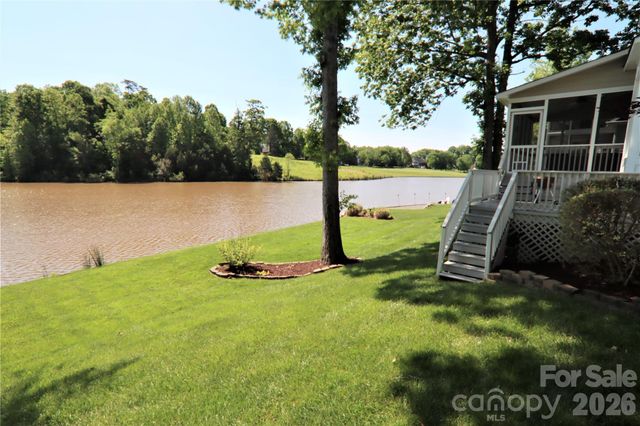 15537 Northstone Drive, Huntersville, NC 28078