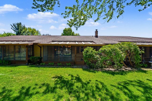 7486 Pine Grove Drive, Jenison, MI 49428