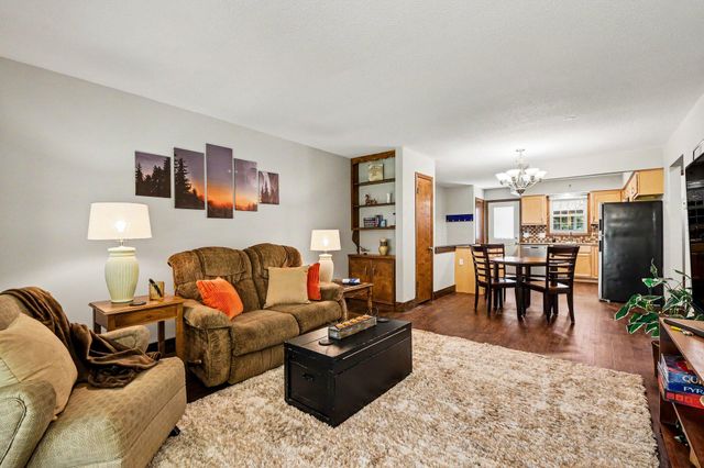 7486 Pine Grove Drive, Jenison, MI 49428