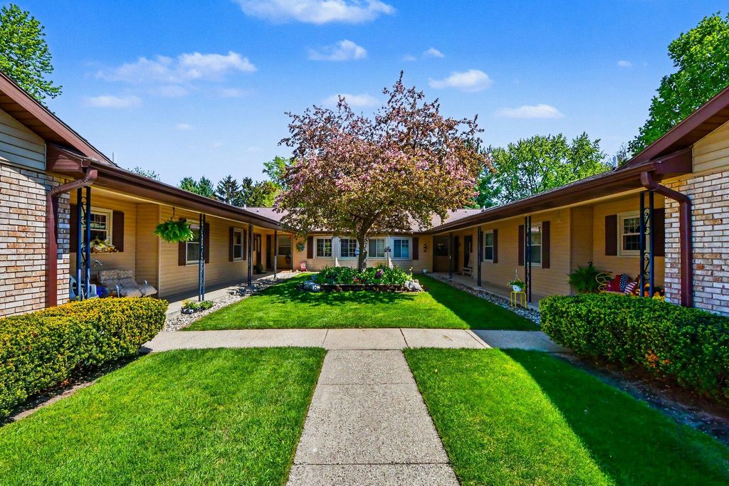 7486 Pine Grove Drive, Jenison, MI 49428