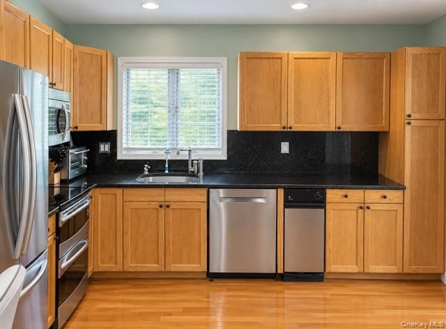 3001 Canterbury Way, Mount Kisco, NY 10549