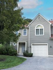 3001 Canterbury Way, Mount Kisco, NY 10549