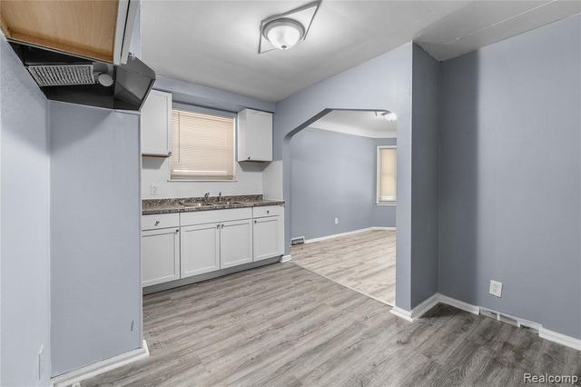 11268 Lakepointe Street, Detroit, MI 48224