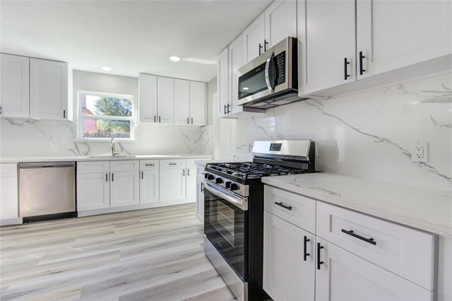 1831 Courtside Place Drive, Missouri City, TX 77489