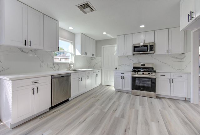 1831 Courtside Place Drive, Missouri City, TX 77489