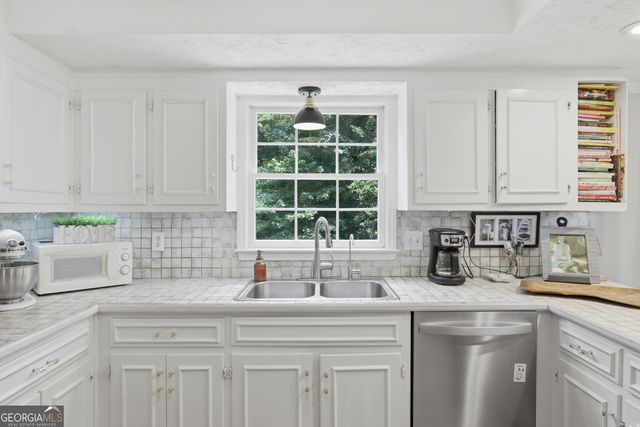 2059 Mountain Creek Drive, Stone Mountain, GA 30087