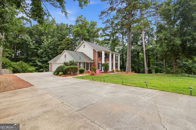2059 Mountain Creek Drive, Stone Mountain, GA 30087
