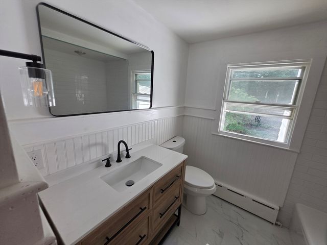 20 Faulkner St, Westport, MA 02790